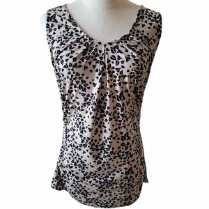 New York & Co Pleated Neck Gathered Sides Cream Black Leaves Sleeveless Top Sz M